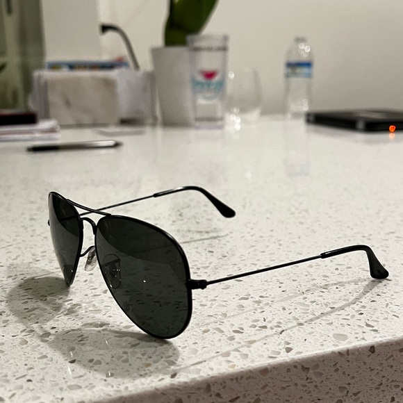 Sold Good Condition RB3025 AVIATOR TOTAL BLACK RAY-BAN - Picture 5 of 8